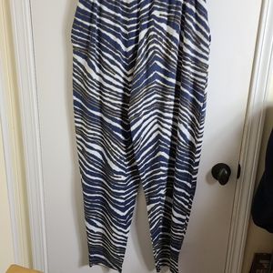 Zubaz Notre Dame Weight Training Lounge 